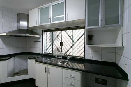 Casa à venda com 400m², 4 quartos e 7 vagasCozinha