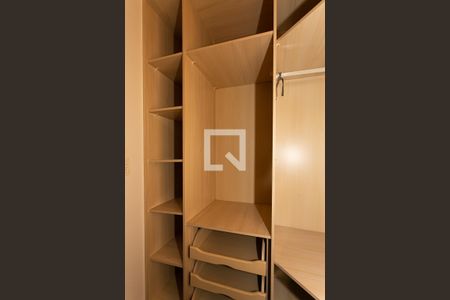 Casa à venda com 400m², 4 quartos e 7 vagasCloset da Suíte 3