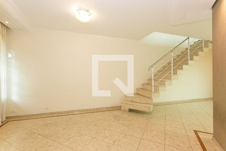 Sala de casa à venda com 4 quartos, 400m² em Cidade Mãe do Céu, São Paulo