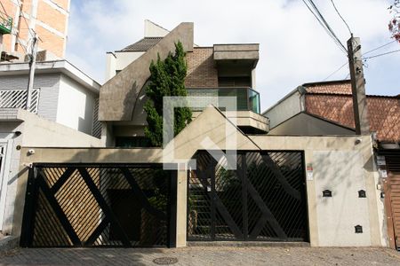 Casa à venda com 400m², 4 quartos e 7 vagasFachada