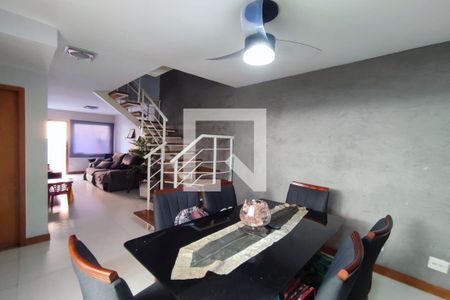 Sala de casa de condomínio à venda com 3 quartos, 132m² em Pechincha, Rio de Janeiro