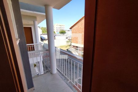 Casa de condomínio à venda com 132m², 3 quartos e 1 vagaSacada