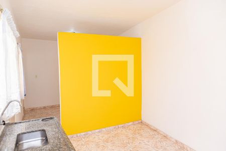 Cozinha de casa para alugar com 1 quarto, 40m² em Jardim Veronica, São Paulo