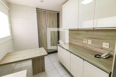 Apartamento para alugar com 191m², 3 quartos e 3 vagasCozinha - Armários