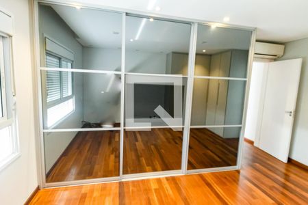 Apartamento para alugar com 191m², 3 quartos e 3 vagasSuíte 3 - detalhe TV