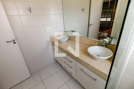 Apartamento para alugar com 191m², 3 quartos e 3 vagasBanheiro da Suíte 3