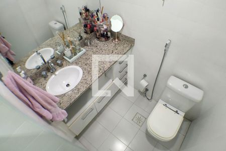 Apartamento à venda com 82m², 2 quartos e 1 vagaBanheiro Social