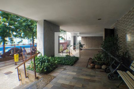 Apartamento à venda com 82m², 2 quartos e 1 vagaFachada e portaria