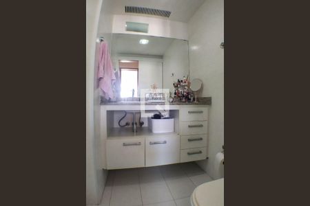 Apartamento à venda com 82m², 2 quartos e 1 vagaBanheiro Social