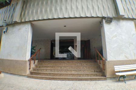 Apartamento à venda com 82m², 2 quartos e 1 vagaFachada e portaria