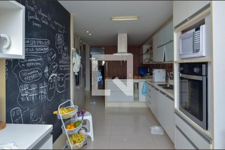 Apartamento à venda com 370m², 4 quartos e 3 vagasCozinha