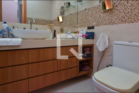 Apartamento à venda com 370m², 4 quartos e 3 vagasBanheiro da Suíte 1