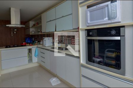 Apartamento à venda com 370m², 4 quartos e 3 vagasCozinha
