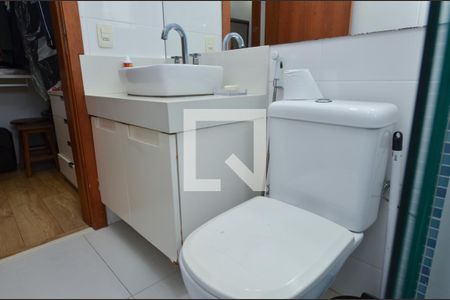 Apartamento à venda com 370m², 4 quartos e 3 vagasBanheiro da Suíte 2