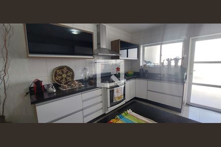 Casa à venda com 250m², 3 quartos e 5 vagas Casa à venda com 250m², 3 quartos e 5 vagasCozinha