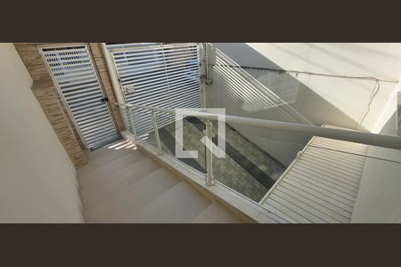 Casa à venda com 250m², 3 quartos e 5 vagas Casa à venda com 250m², 3 quartos e 5 vagasEscadas