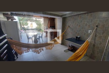 Casa à venda com 250m², 3 quartos e 5 vagas Casa à venda com 250m², 3 quartos e 5 vagasEspaço Churrasqueira