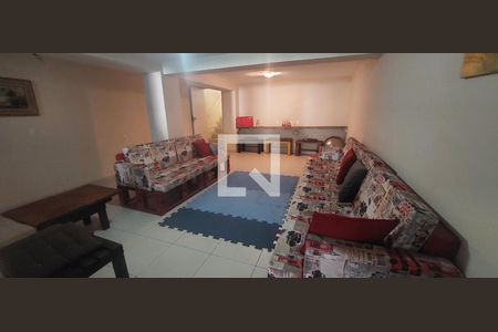 Casa à venda com 250m², 3 quartos e 5 vagas Casa à venda com 250m², 3 quartos e 5 vagasÁrea de festas