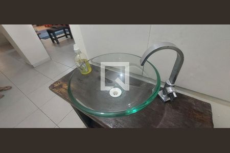 Casa à venda com 250m², 3 quartos e 5 vagas Casa à venda com 250m², 3 quartos e 5 vagasBanheiro 4