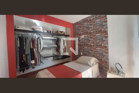 Casa à venda com 250m², 3 quartos e 5 vagas Casa à venda com 250m², 3 quartos e 5 vagasQuarto 2