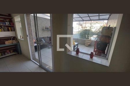 Casa à venda com 250m², 3 quartos e 5 vagas Casa à venda com 250m², 3 quartos e 5 vagasÁrea de convivência