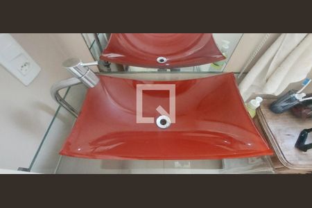 Casa à venda com 250m², 3 quartos e 5 vagas Casa à venda com 250m², 3 quartos e 5 vagasLavabo