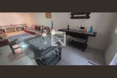 Casa à venda com 250m², 3 quartos e 5 vagas Casa à venda com 250m², 3 quartos e 5 vagasSalão de festas