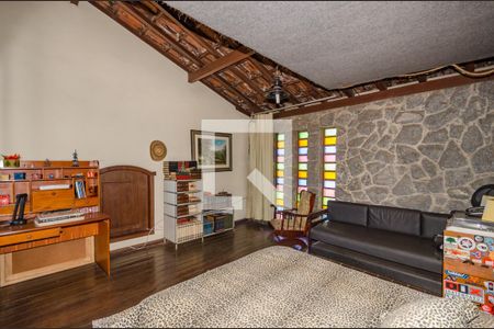 Casa para alugar com 270m², 4 quartos e 3 vagasSala 6