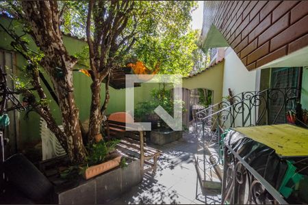 Casa para alugar com 270m², 4 quartos e 3 vagasQuintal