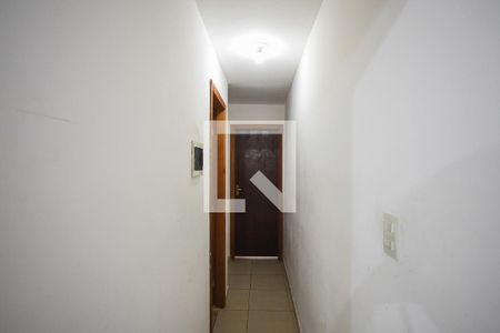 Corredor de apartamento à venda com 2 quartos, 43m² em Parque Assuncao, Taboão da Serra