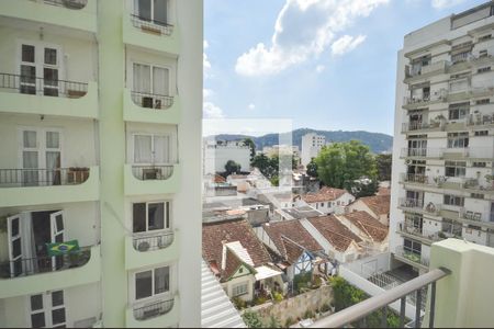 Vista do Quarto 1 de apartamento para alugar com 2 quartos, 77m² em Grajau, Rio de Janeiro