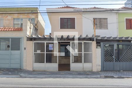 Casa à venda com 130m², 2 quartos e 2 vagasFachada