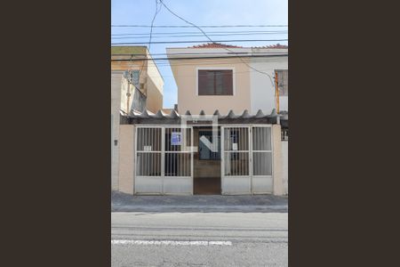 Casa à venda com 130m², 2 quartos e 2 vagasFachada