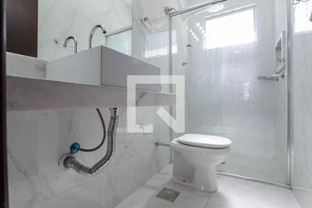 Casa à venda com 156m², 3 quartos e 3 vagasBanheiro social