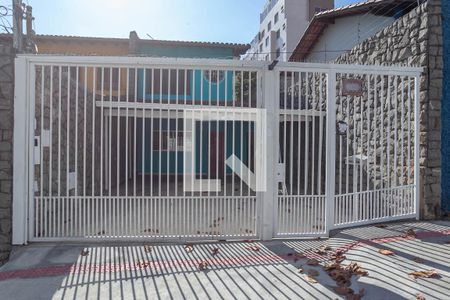 Casa à venda com 156m², 3 quartos e 3 vagasFachada