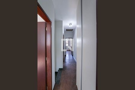 Casa à venda com 156m², 3 quartos e 3 vagasCorredor