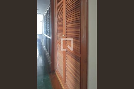 Apartamento para alugar com 210m², 3 quartos e 2 vagasCorredor