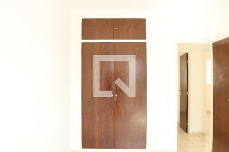 Apartamento para alugar com 80m², 2 quartos e 1 vaga Apartamento para alugar com 80m², 2 quartos e 1 vagaQuarto 2 - Armários