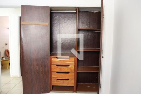 Apartamento para alugar com 80m², 2 quartos e 1 vaga Apartamento para alugar com 80m², 2 quartos e 1 vagaQuarto 1 - Armários