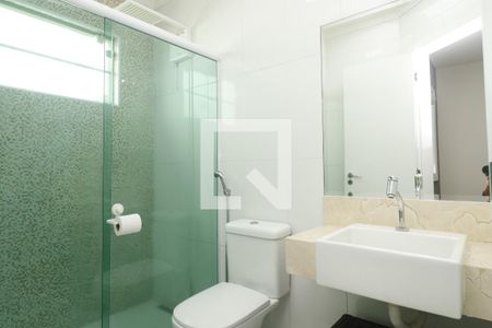 Casa à venda com 200m², 3 quartos e 3 vagasBanheiro da Suíte 2