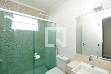 Casa à venda com 200m², 3 quartos e 3 vagasBanheiro da Suíte 2