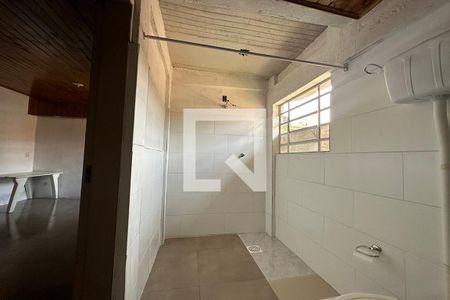 Banheiro de kitnet/studio para alugar com 1 quarto, 30m² em Pinheiro, São Leopoldo