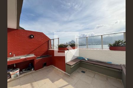 Apartamento à venda com 200m², 3 quartos e 2 vagasCobertura - piscina