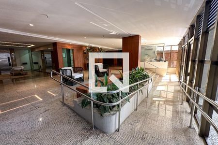 Apartamento à venda com 200m², 3 quartos e 2 vagasHall