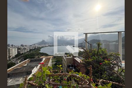 Apartamento à venda com 200m², 3 quartos e 2 vagasCobertura - piscina - vista