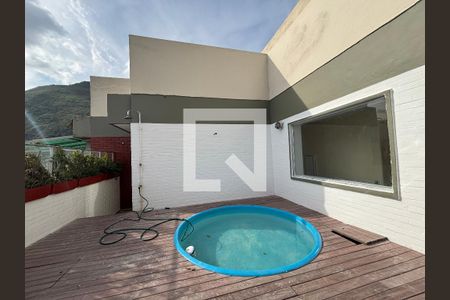 Apartamento à venda com 200m², 3 quartos e 2 vagasCobertura - piscina