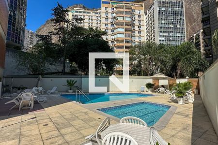 Apartamento à venda com 200m², 3 quartos e 2 vagasÁrea comum - piscina