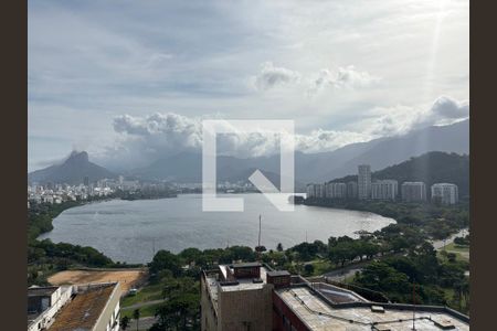 Apartamento à venda com 200m², 3 quartos e 2 vagasCobertura - piscina - vista