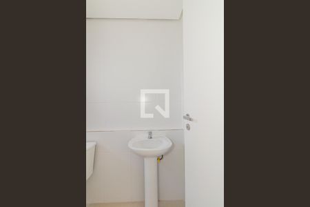 Banheiro de apartamento à venda com 1 quarto, 102m² em Vila Mazzei, São Paulo