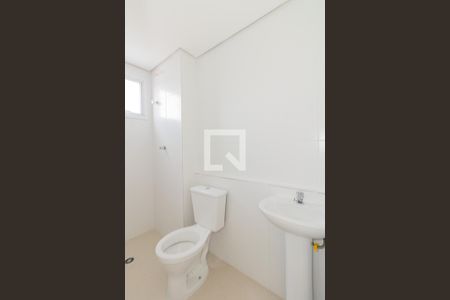 Banheiro de apartamento à venda com 1 quarto, 102m² em Vila Mazzei, São Paulo